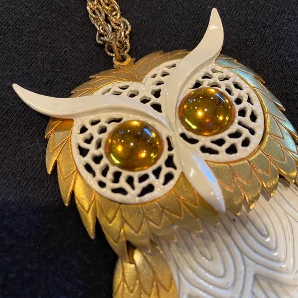 Vintage Owl Necklace With Hinged Parts - Picture 5 of 9